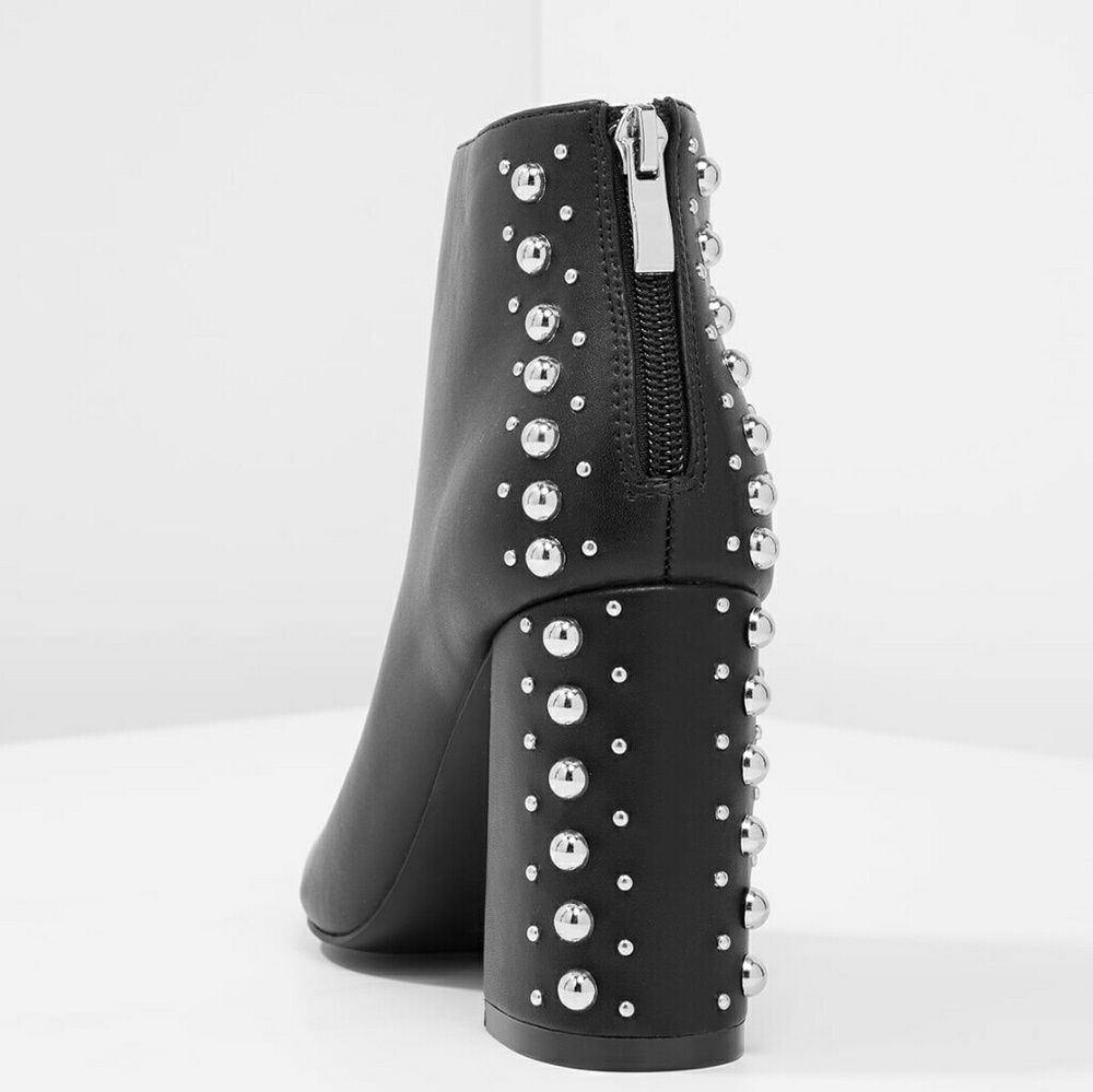 LAST PAIR ! Steve Madden Studded Peep Toe Boot - Picture 4 of 8